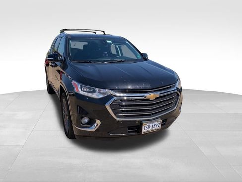 Used 2018 Chevrolet Traverse Premier w/ Driver Confidence II Package FWD image 9