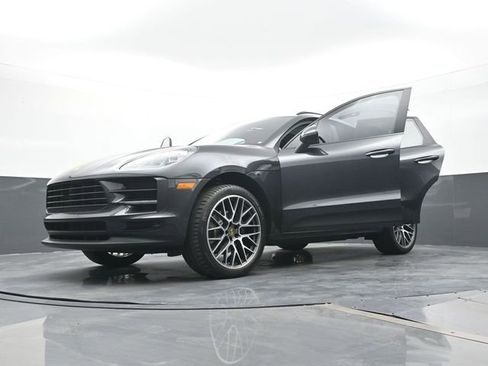 Certified 2020 Porsche Macan image 31