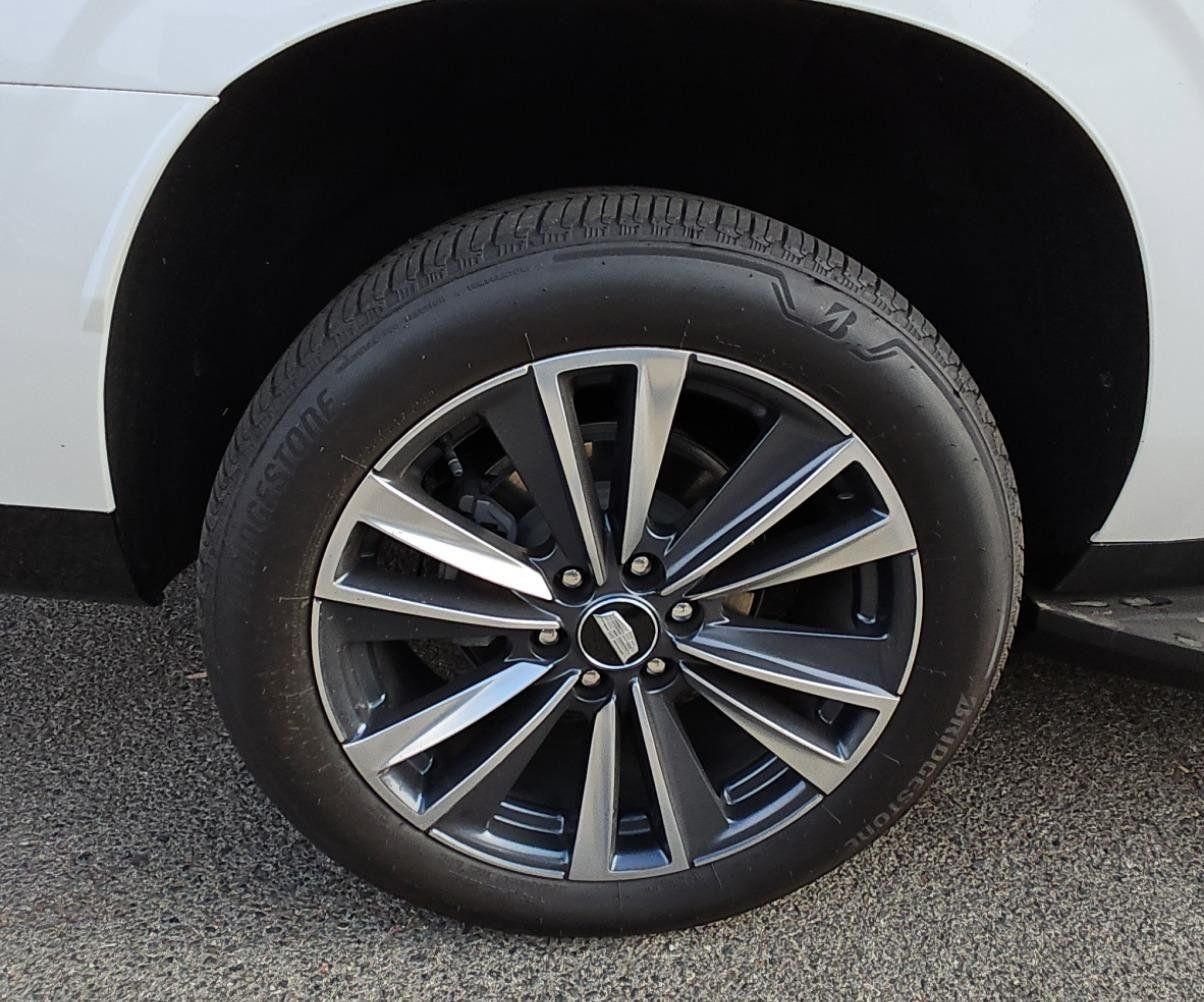 Used 2025 Cadillac Escalade ESV Sport RWD image 25