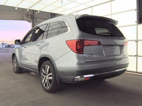 Used 2017 Honda Pilot Touring image 2