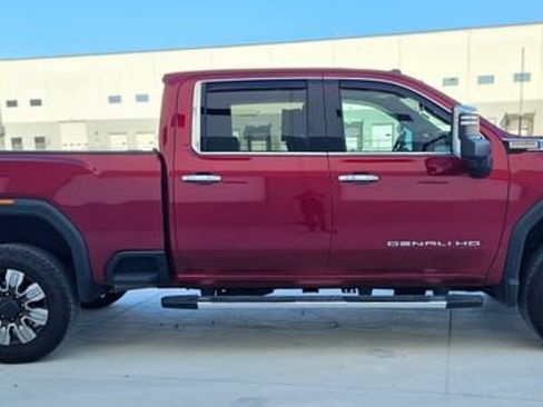 Used 2024 GMC Sierra 3500 Denali w/ Technology Package AWD/4WD image 7