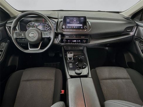 Used 2024 Nissan Rogue SV image 29