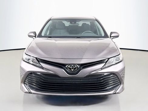 Used 2020 Toyota Camry LE image 2
