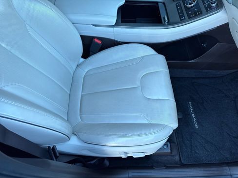 Used 2021 Hyundai Palisade Calligraphy image 13