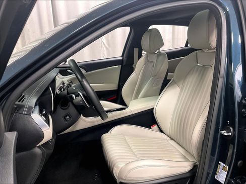 Used 2023 Genesis G70 2.0T w/ Sport Prestige Package image 10