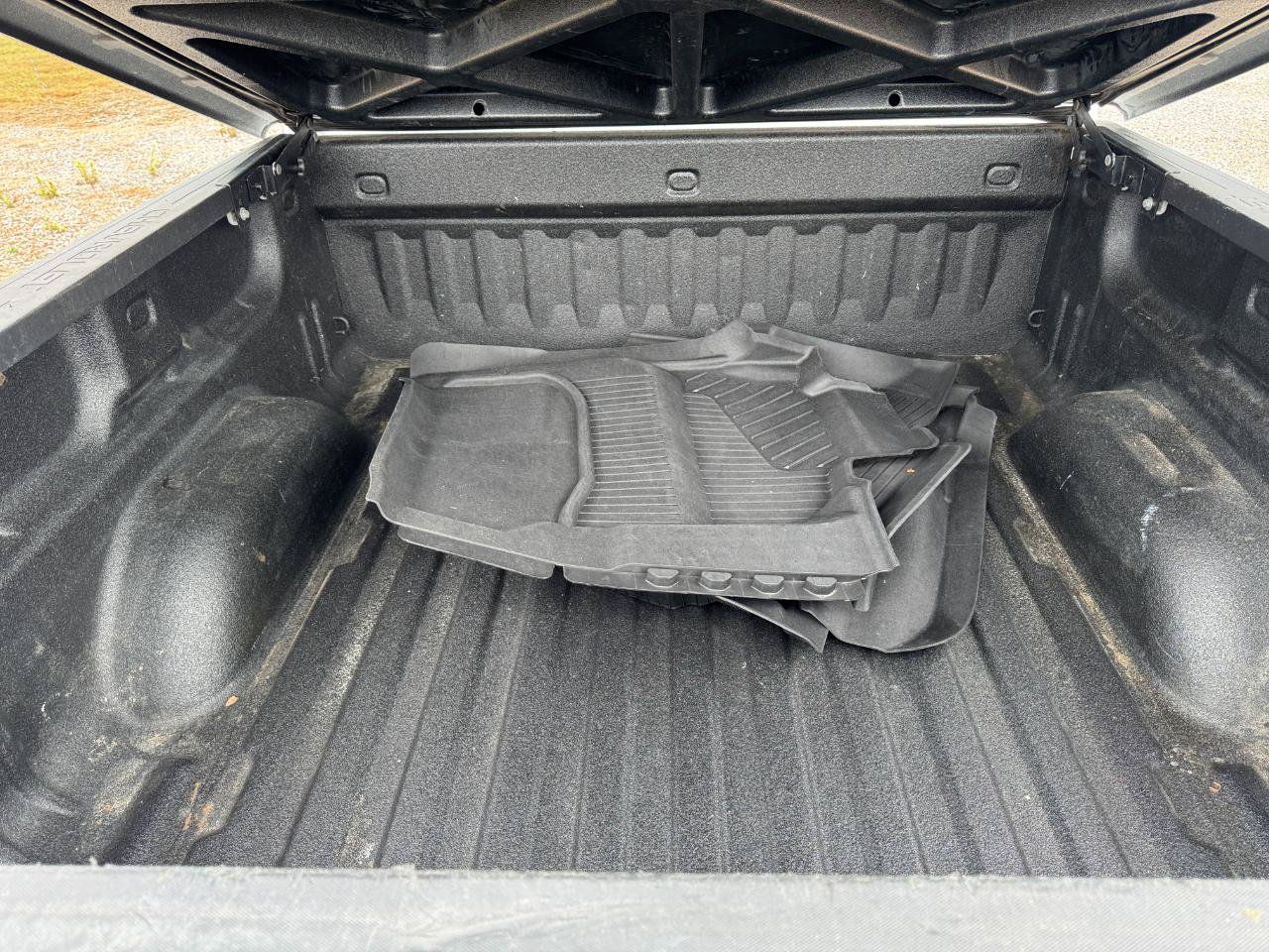 Used 2018 Chevrolet Silverado 1500 LT w/ All Star Edition AWD/4WD image 18