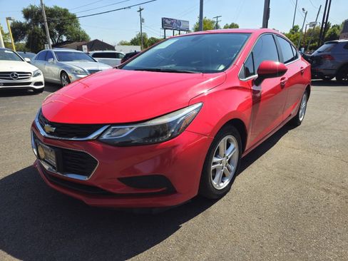 Used 2017 Chevrolet Cruze LT image 10