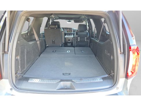 Used 2024 GMC Yukon XL Denali w/ Advanced Technology Package image 19