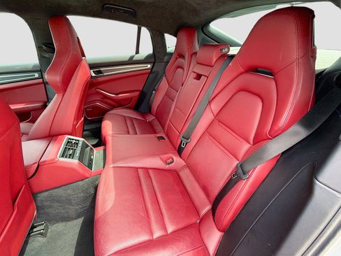 Used 2019 Porsche Panamera GTS AWD/4WD image 20