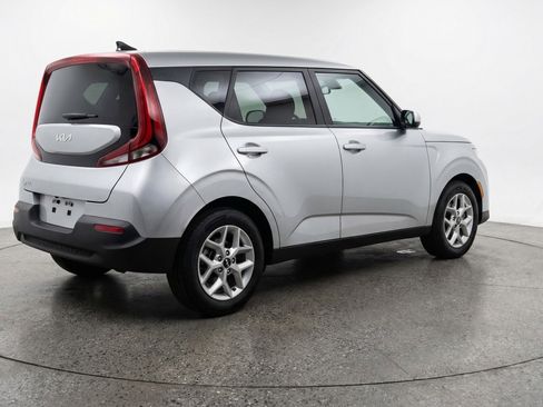 Used 2025 Kia Soul LX w/ LX Technology Package FWD image 9