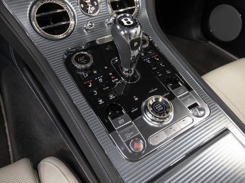 Used 2021 Bentley Continental GT image 34
