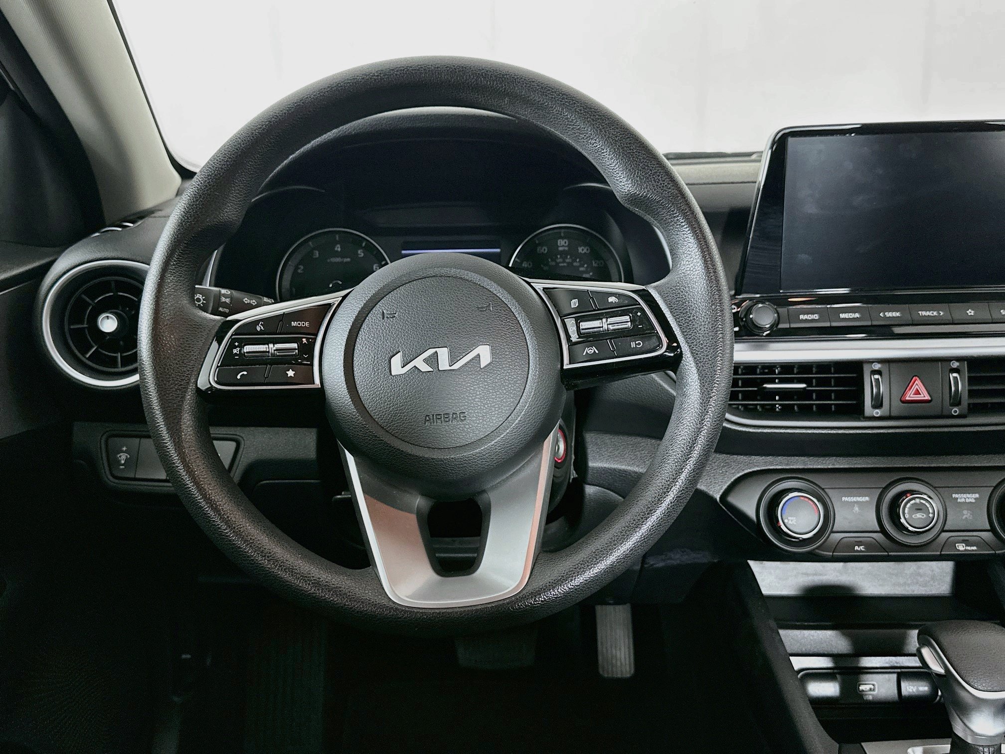 Used 2023 Kia Forte LXS FWD image 17