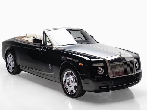 Used 2010 Rolls-Royce Phantom Drophead Coupe RWD image 6