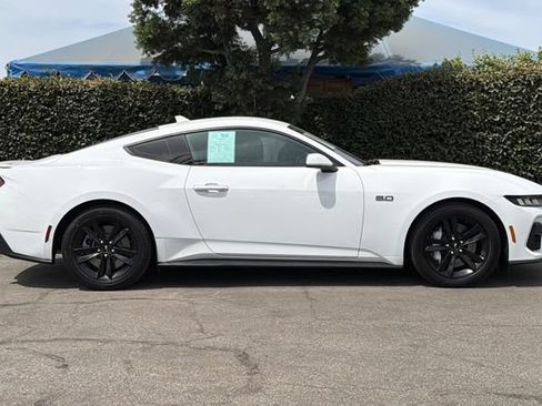 Used 2024 Ford Mustang GT RWD image 3