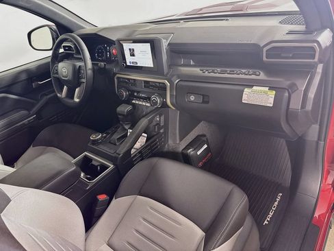 Used 2025 Toyota Tacoma TRD Sport AWD/4WD image 26