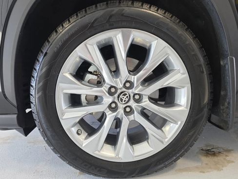 Used 2021 Toyota Highlander Limited image 48