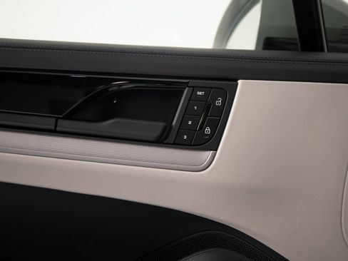 Certified 2026 Porsche Cayenne E-Hybrid Coupe AWD/4WD image 14