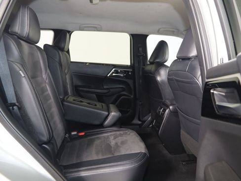 Used 2024 Mitsubishi Outlander SE AWD/4WD image 14