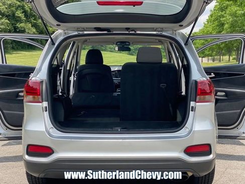Used 2020 Kia Sorento LX FWD image 40
