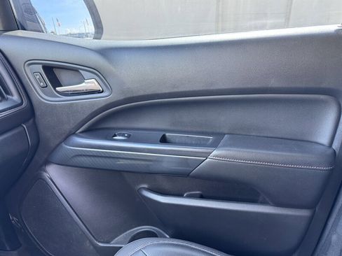 Used 2016 GMC Canyon SLE w/ All Terrain Package RWD image 10