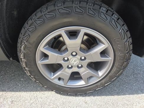 Used 2024 Honda Passport TrailSport image 2