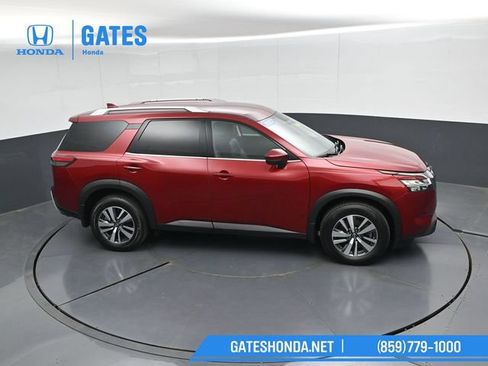 Used 2023 Nissan Pathfinder SL AWD/4WD image 49