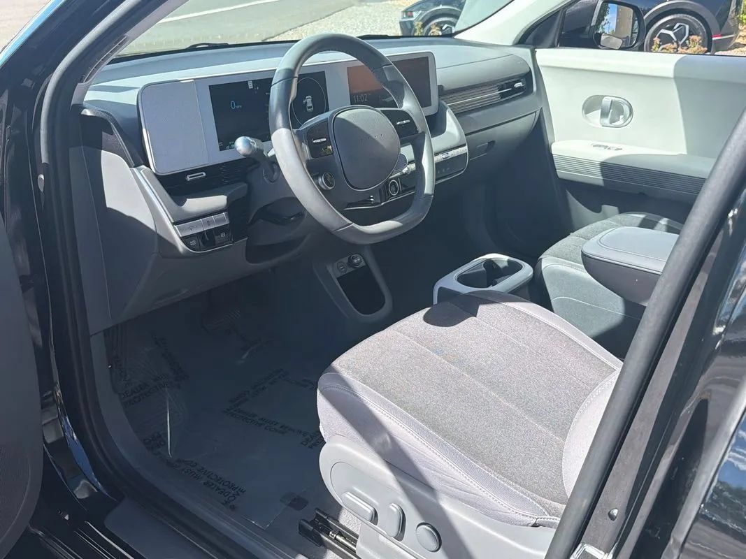 Used 2024 Hyundai Ioniq 5 SE AWD/4WD image 57