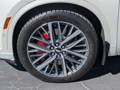 Certified 2022 Cadillac XT6 Sport w/ Platinum Package image 10