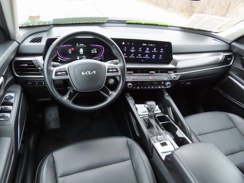 Certified 2024 Kia Telluride S w/ S Sunroof Package image 4