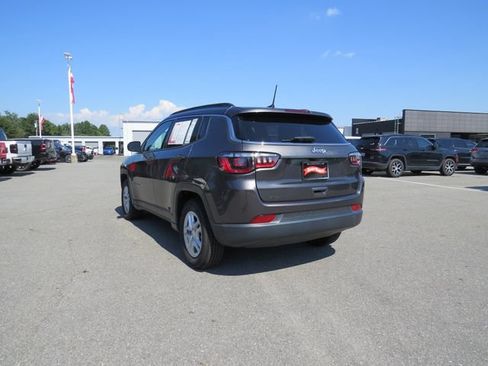 Used 2021 Jeep Compass Sport FWD image 5