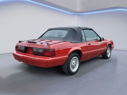 Used 1992 Ford Mustang LX RWD image 3