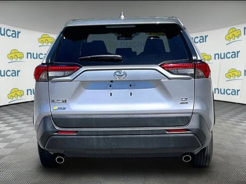 Used 2024 Toyota RAV4 LE AWD/4WD image 5