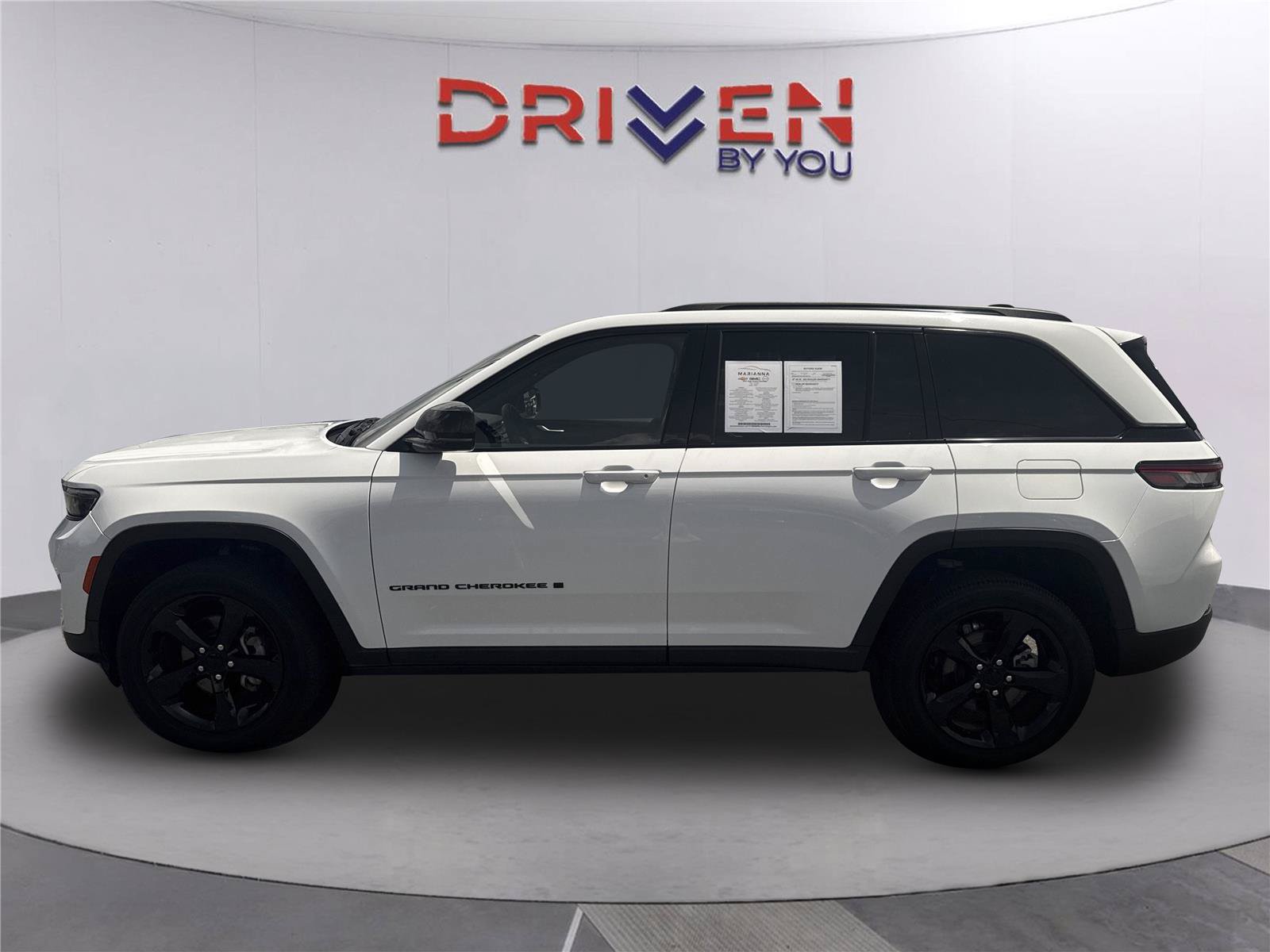 Used 2023 Jeep Grand Cherokee Altitude AWD/4WD image 7