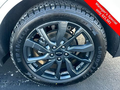 Used 2022 Chevrolet Equinox RS w/ Infotainment Package image 24