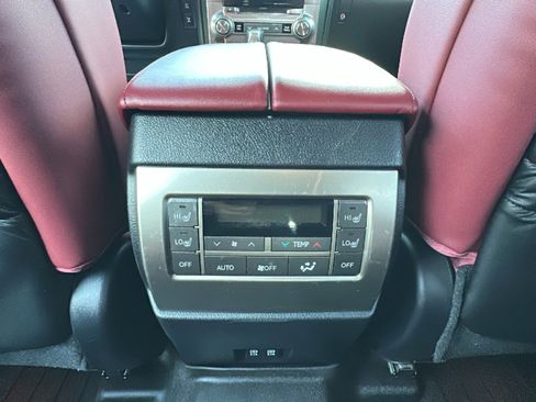 Used 2021 Lexus GX 460 Premium w/ Premium Package image 25