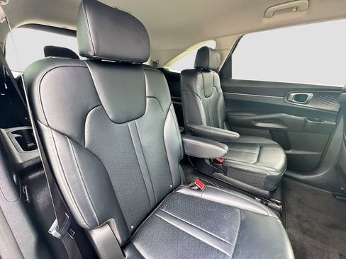 Certified 2023 Kia Sorento EX AWD/4WD image 30