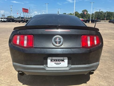 Used 2011 Ford Mustang Premium w/ 203A Rapid Spec Order Code RWD image 4