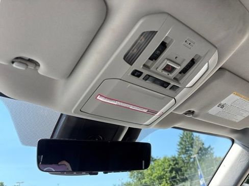 Used 2022 Toyota Highlander Platinum AWD/4WD image 38