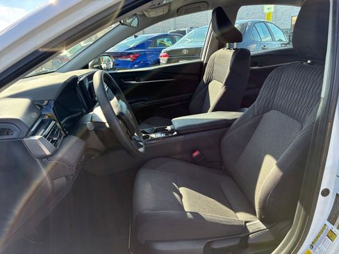 Used 2025 Toyota Camry LE image 24