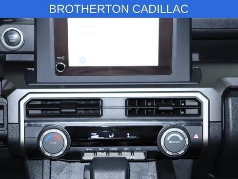 Used 2025 Toyota 4Runner SR5 AWD/4WD image 21
