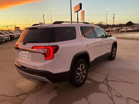 Used 2023 GMC Acadia SLE w/ Driver Convenience Package image 7