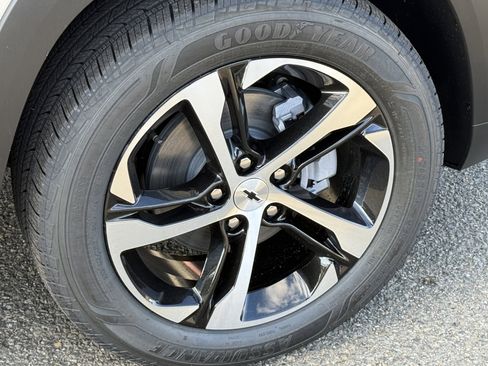 New 2026 Chevrolet Trax RS w/ Sunroof Package image 26