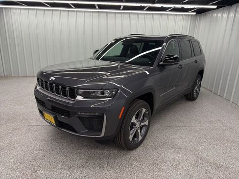 New 2026 Jeep Grand Cherokee L Limited RWD image 3