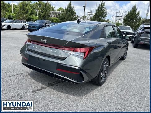 New 2026 Hyundai Elantra Limited FWD image 7