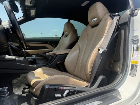 Used 2016 BMW M4 Convertible image 19