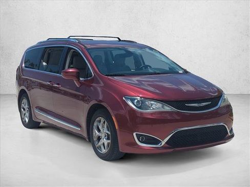 Used 2017 Chrysler Pacifica Touring-L Plus w/ Tire & Wheel Group image 14