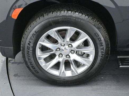 Used 2024 Chevrolet Suburban Premier image 33