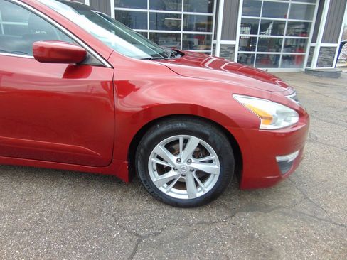 Used 2014 Nissan Altima 2.5 SV image 10