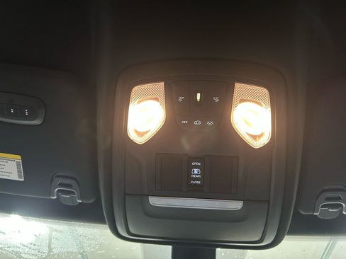 Used 2021 RAM 1500 Big Horn AWD/4WD image 18