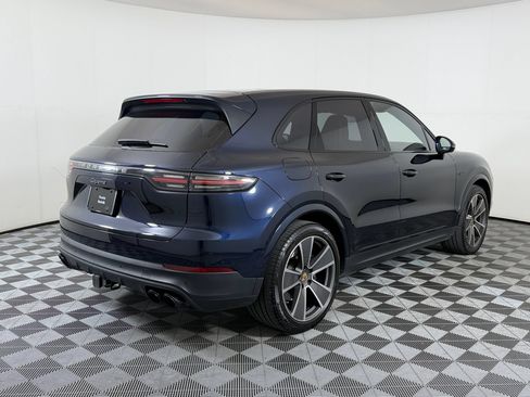Used 2023 Porsche Cayenne AWD/4WD image 10